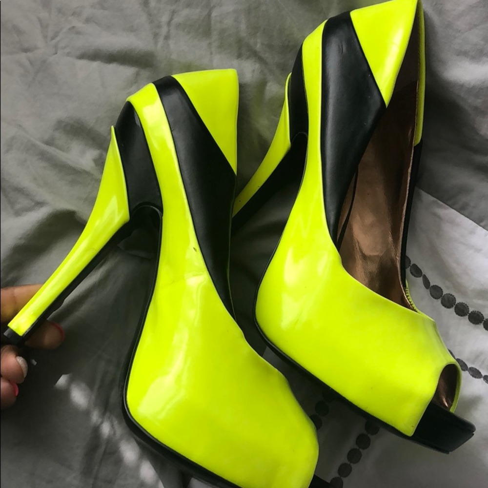 BCBG yellow and black size 10B (9.5)